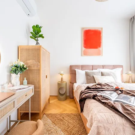 Days - Spacious 3bdr With Workspace, Ac In New Town