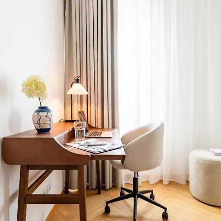 Days - Spacious 3bdr With Workspace, Ac In New Town Apartmán Praha