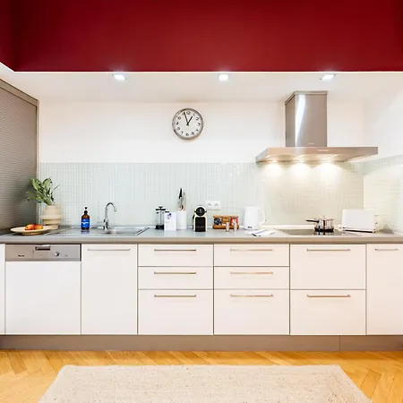 Days - Spacious 3bdr With Workspace, Ac In New Town Διαμέρισμα