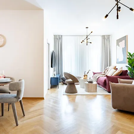 Days - Spacious 3bdr With Workspace, Ac In New Town Apartmán