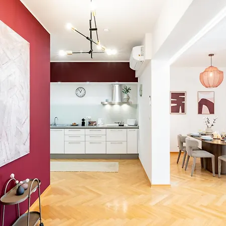 Days - Spacious 3bdr With Workspace, Ac In New Town Διαμέρισμα Πράγα