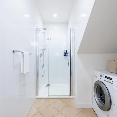 Days - Spacious 3bdr With Workspace, Ac In New Town Apartmán Praha